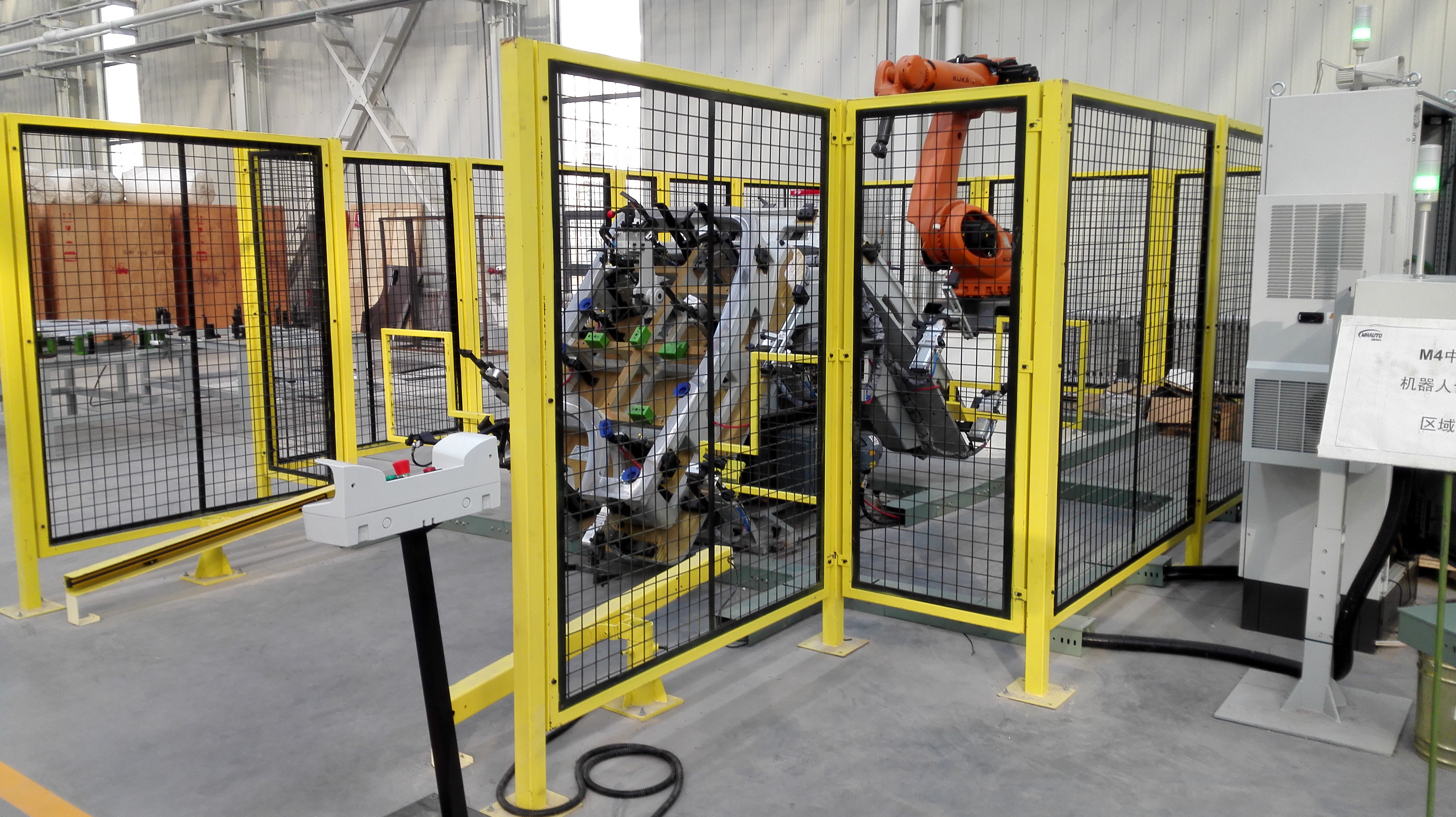 北汽福田-M4中卡機器人車門包邊島